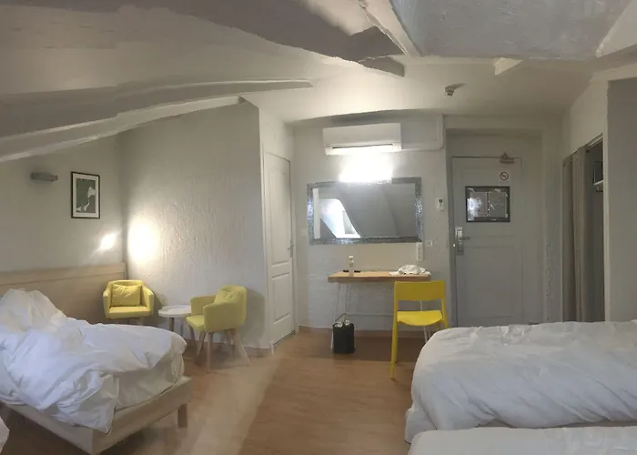 贝尔纳酒店 2* 尼斯