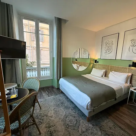 De Berne Hotel 2*